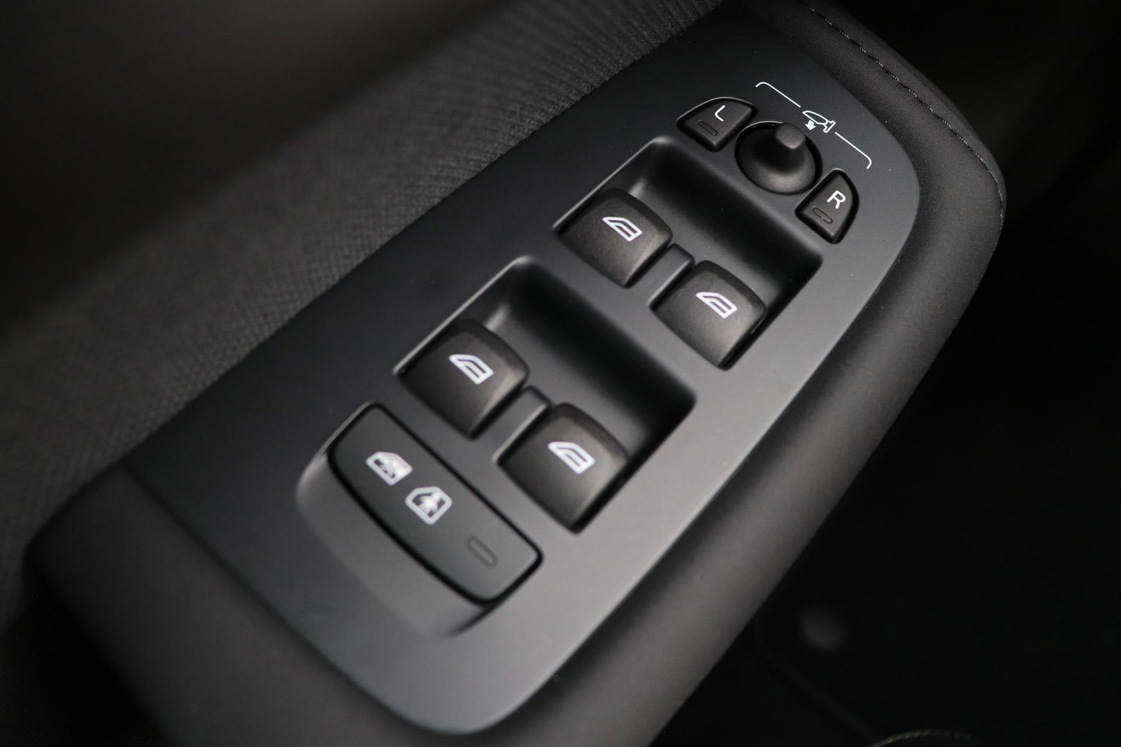 Volvo XC60 T8 Plug-in hybrid Ultra Black Edition | ACC | Panoramadak | 360° Camera | Head-Up | Harman/Kardon | 22 Inch