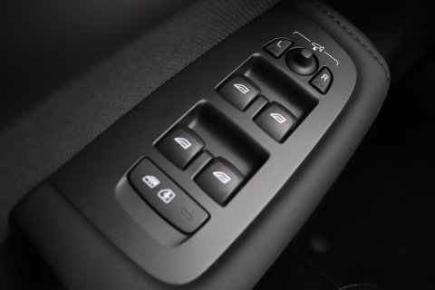 Volvo XC60 T8 Plug-in hybrid Ultra Black Edition | ACC | Panoramadak | 360° Camera | Head-Up | Harman/Kardon | 22 Inch