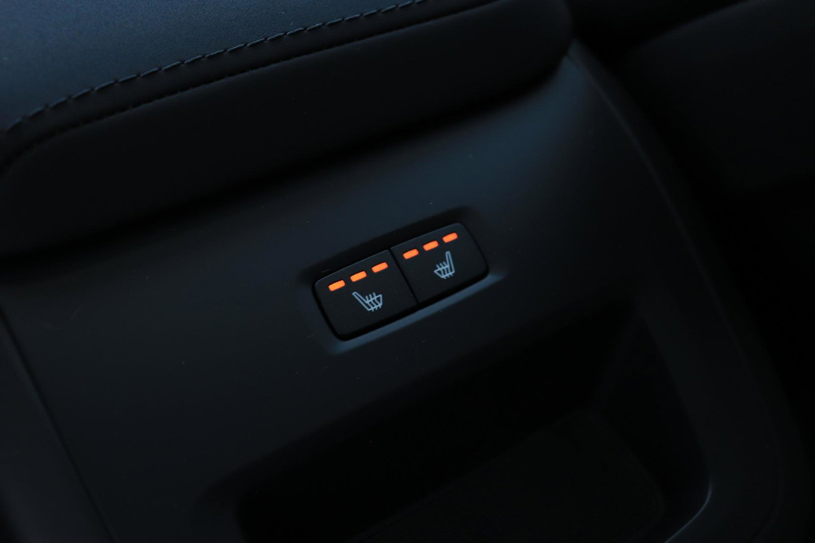 Volvo XC60 T8 Plug-in hybrid Ultra Black Edition | ACC | Panoramadak | 360° Camera | Head-Up | Harman/Kardon | 22 Inch