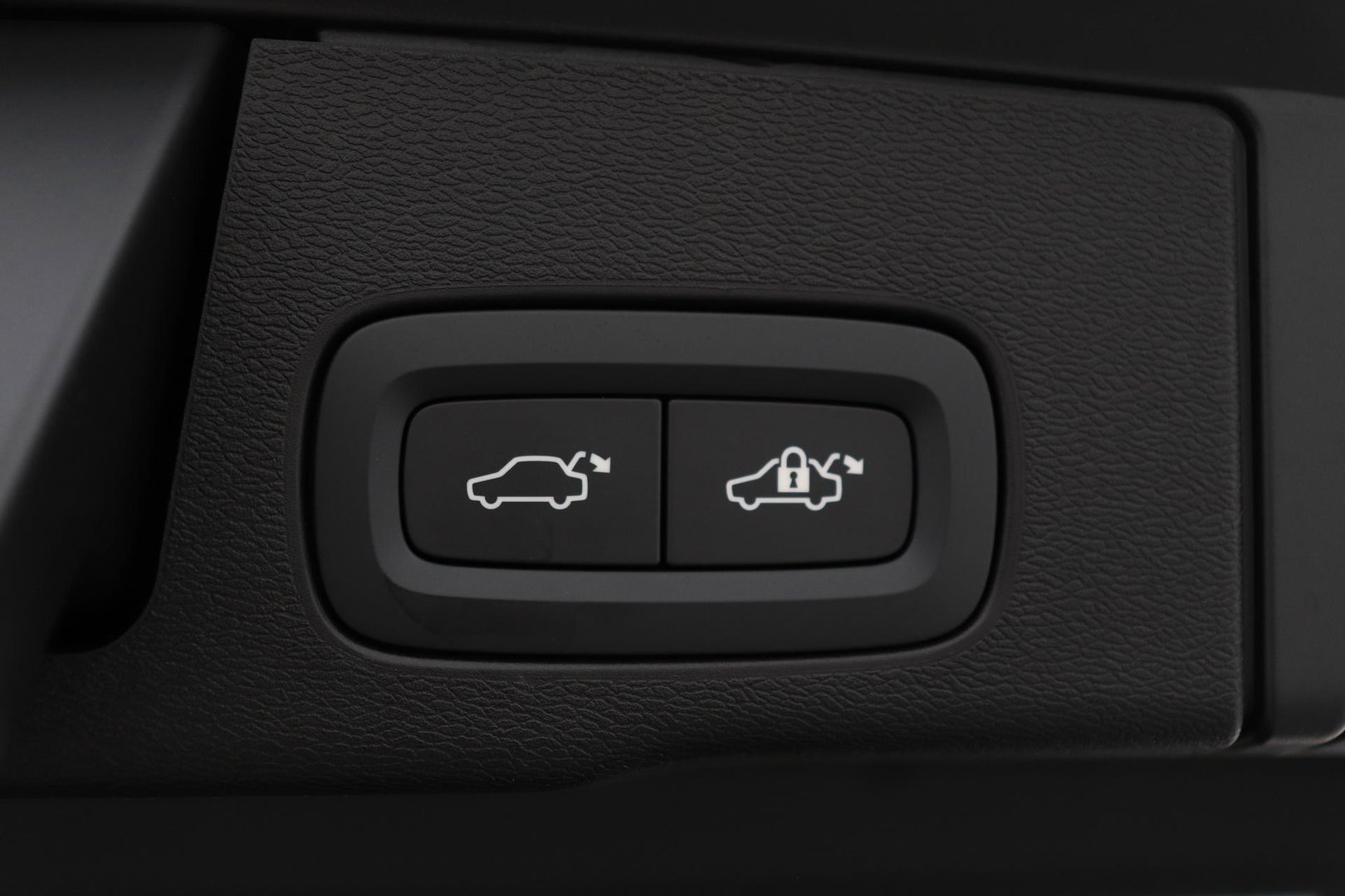 Volvo XC60 T8 Plug-in hybrid Ultra Black Edition | ACC | Panoramadak | 360° Camera | Head-Up | Harman/Kardon | 22 Inch