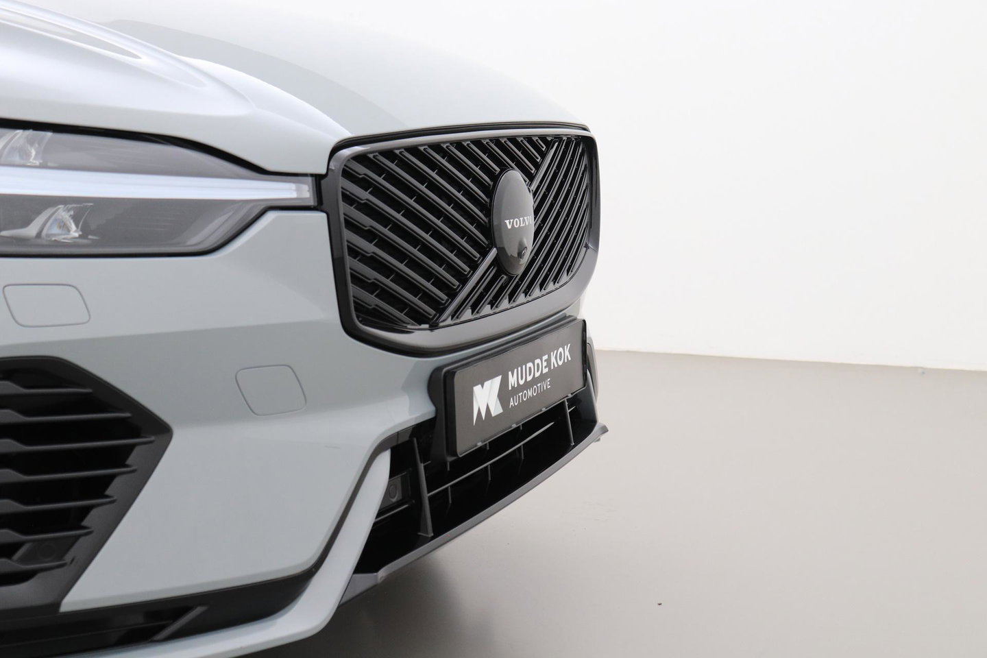 Volvo XC60 T8 Plug-in hybrid Ultra Black Edition | ACC | Panoramadak | 360° Camera | Head-Up | Harman/Kardon | 22 Inch