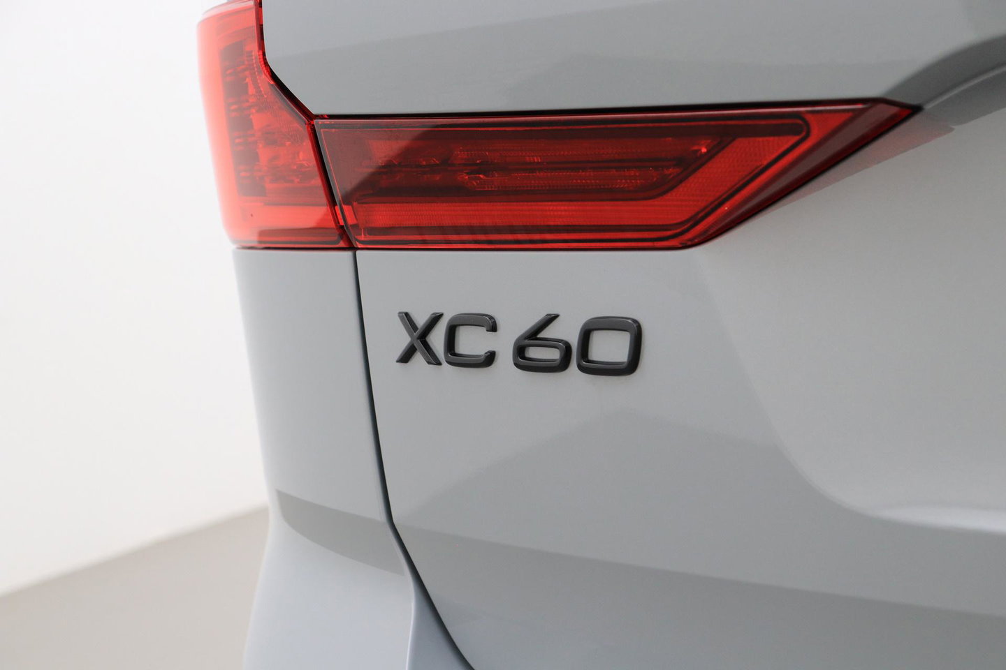 Volvo XC60 T8 Plug-in hybrid Ultra Black Edition | ACC | Panoramadak | 360° Camera | Head-Up | Harman/Kardon | 22 Inch