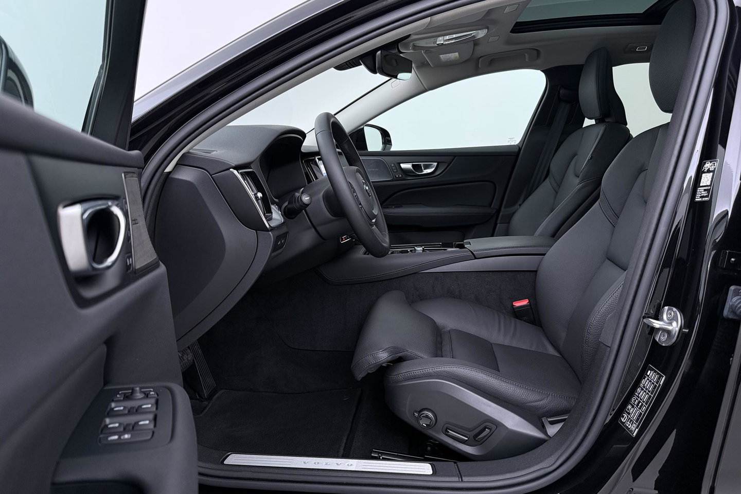Volvo V60 T6 Plug-in hybrid Plus Bright | ACC | Panoramadak | 360° Camera | Head-Up | Harman/Kardon | Stoel+Stuurverwarming | Keyless | Getint Glas