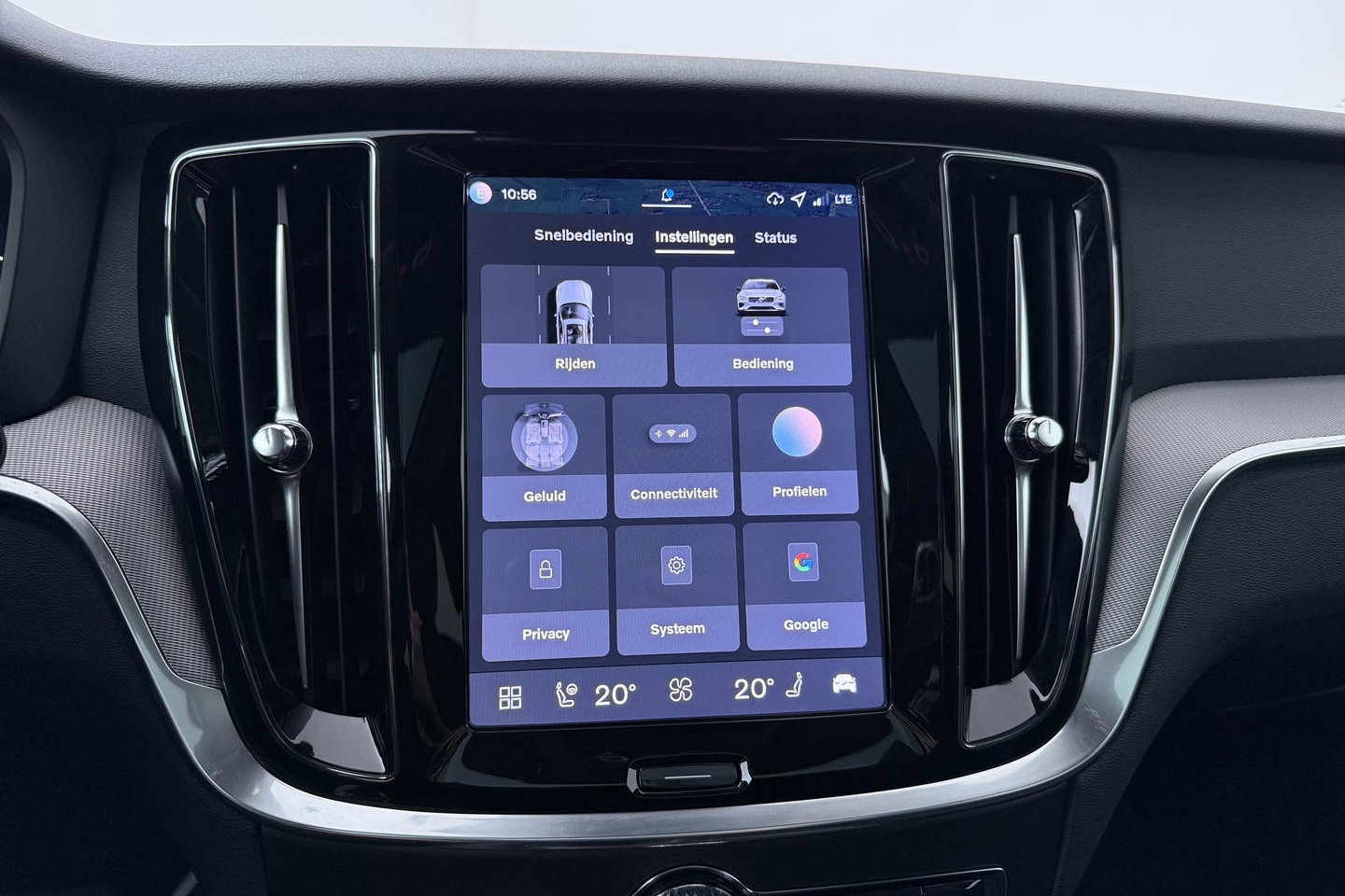 Volvo V60 T6 Plug-in hybrid Plus Bright | ACC | Panoramadak | 360° Camera | Head-Up | Harman/Kardon | Stoel+Stuurverwarming | Keyless | Getint Glas
