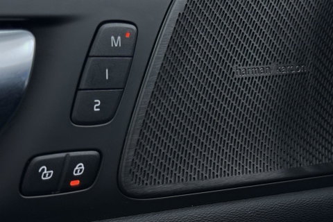 Volvo V60 T6 Plug-in hybrid Plus Bright | ACC | Panoramadak | 360° Camera | Head-Up | Harman/Kardon | Stoel+Stuurverwarming | Keyless | Getint Glas