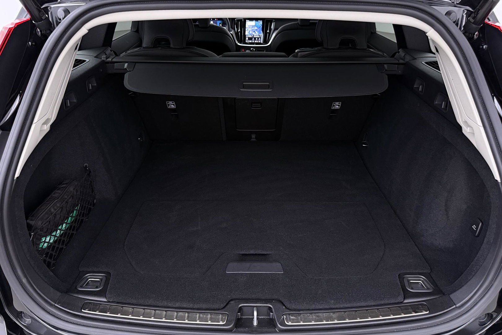 Volvo V60 T6 Plug-in hybrid Plus Bright | ACC | Panoramadak | 360° Camera | Head-Up | Harman/Kardon | Stoel+Stuurverwarming | Keyless | Getint Glas