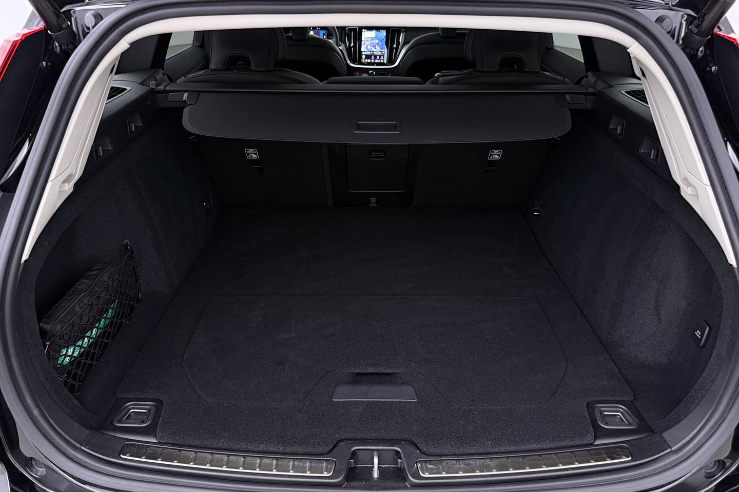 Volvo V60 T6 Plug-in hybrid Plus Bright | ACC | Panoramadak | 360° Camera | Head-Up | Harman/Kardon | Stoel+Stuurverwarming | Keyless | Getint Glas