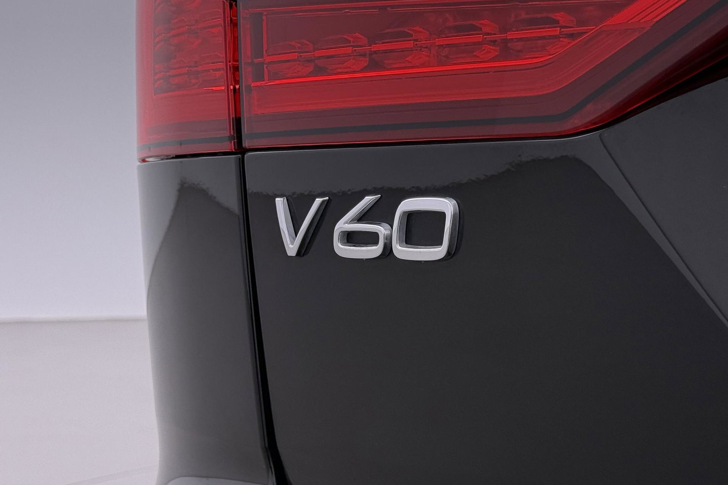 Volvo V60 T6 Plug-in hybrid Plus Bright | ACC | Panoramadak | 360° Camera | Head-Up | Harman/Kardon | Stoel+Stuurverwarming | Keyless | Getint Glas