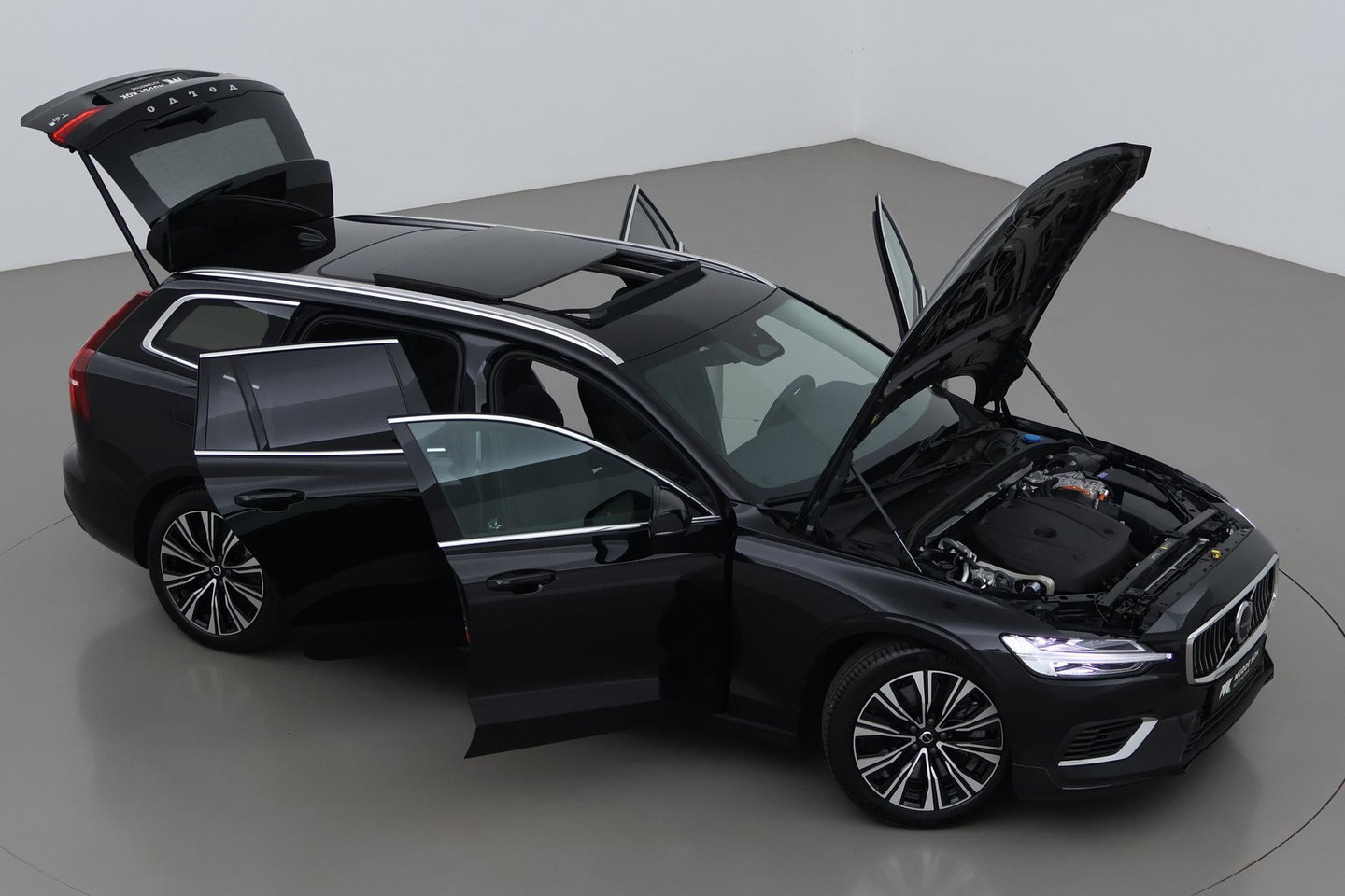 Volvo V60 T6 Plug-in hybrid Plus Bright | ACC | Panoramadak | 360° Camera | Head-Up | Harman/Kardon | Stoel+Stuurverwarming | Keyless | Getint Glas