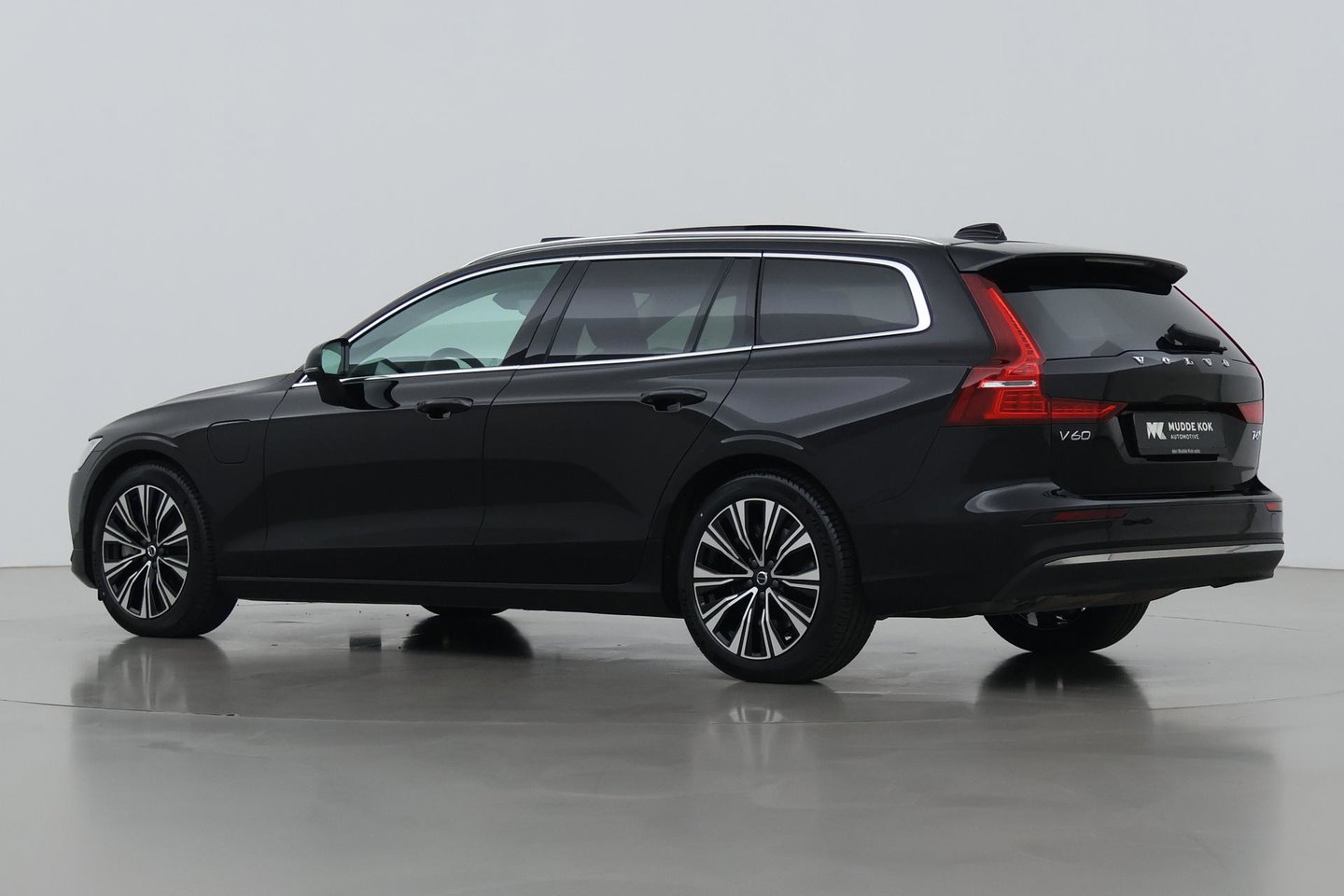 Volvo V60 T6 Plug-in hybrid Plus Bright | ACC | Panoramadak | 360° Camera | Head-Up | Harman/Kardon | Stoel+Stuurverwarming | Keyless | Getint Glas
