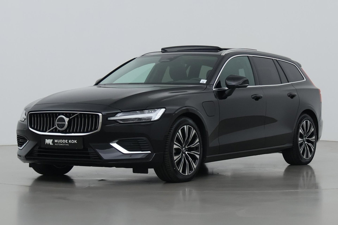 Volvo V60 T6 Plug-in hybrid Plus Bright | ACC | Panoramadak | 360° Camera | Head-Up | Harman/Kardon | Stoel+Stuurverwarming | Keyless | Getint Glas