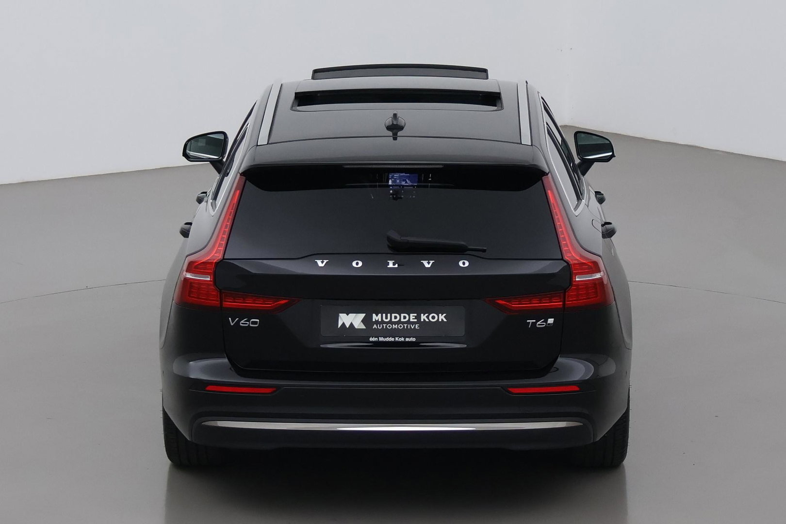 Volvo V60 T6 Plug-in hybrid Plus Bright | ACC | Panoramadak | 360° Camera | Head-Up | Harman/Kardon | Stoel+Stuurverwarming | Keyless | Getint Glas