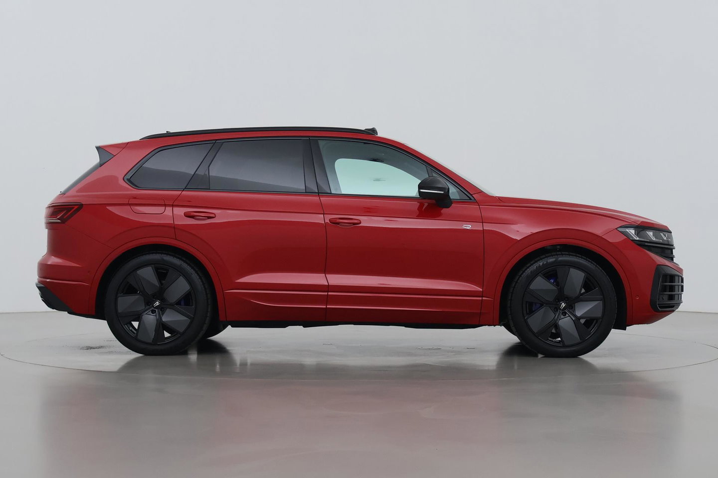 Volkswagen Touareg 3.0 TSi eHybrid 4MOTION R | FINAL EDITION | Luchtvering | Trekhaak | Panoramadak | Dynaudio | 360° Camera