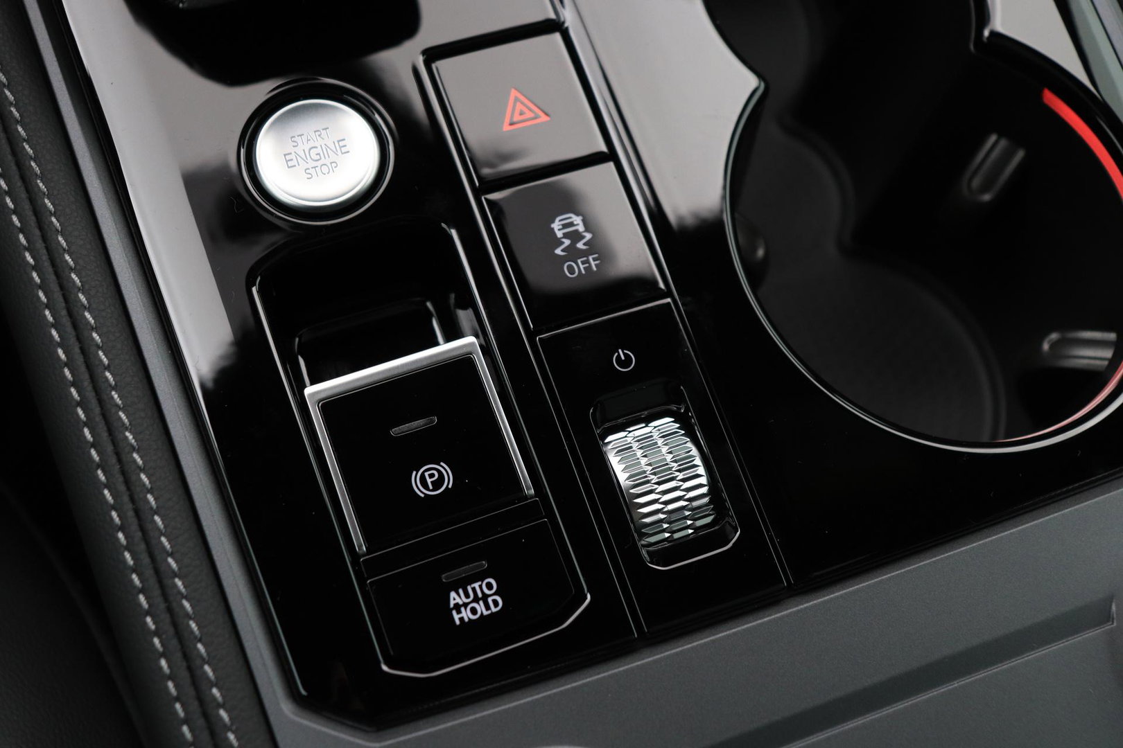 Volkswagen Touareg 3.0 TSi eHybrid 4MOTION R | FINAL EDITION | Luchtvering | Trekhaak | Panoramadak | Dynaudio | 360° Camera