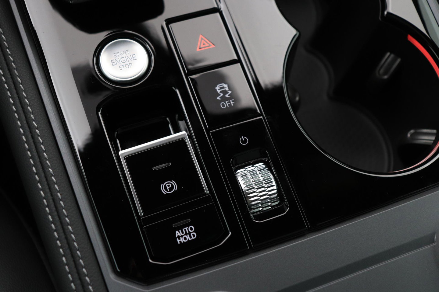 Volkswagen Touareg 3.0 TSi eHybrid 4MOTION R | FINAL EDITION | Luchtvering | Trekhaak | Panoramadak | Dynaudio | 360° Camera