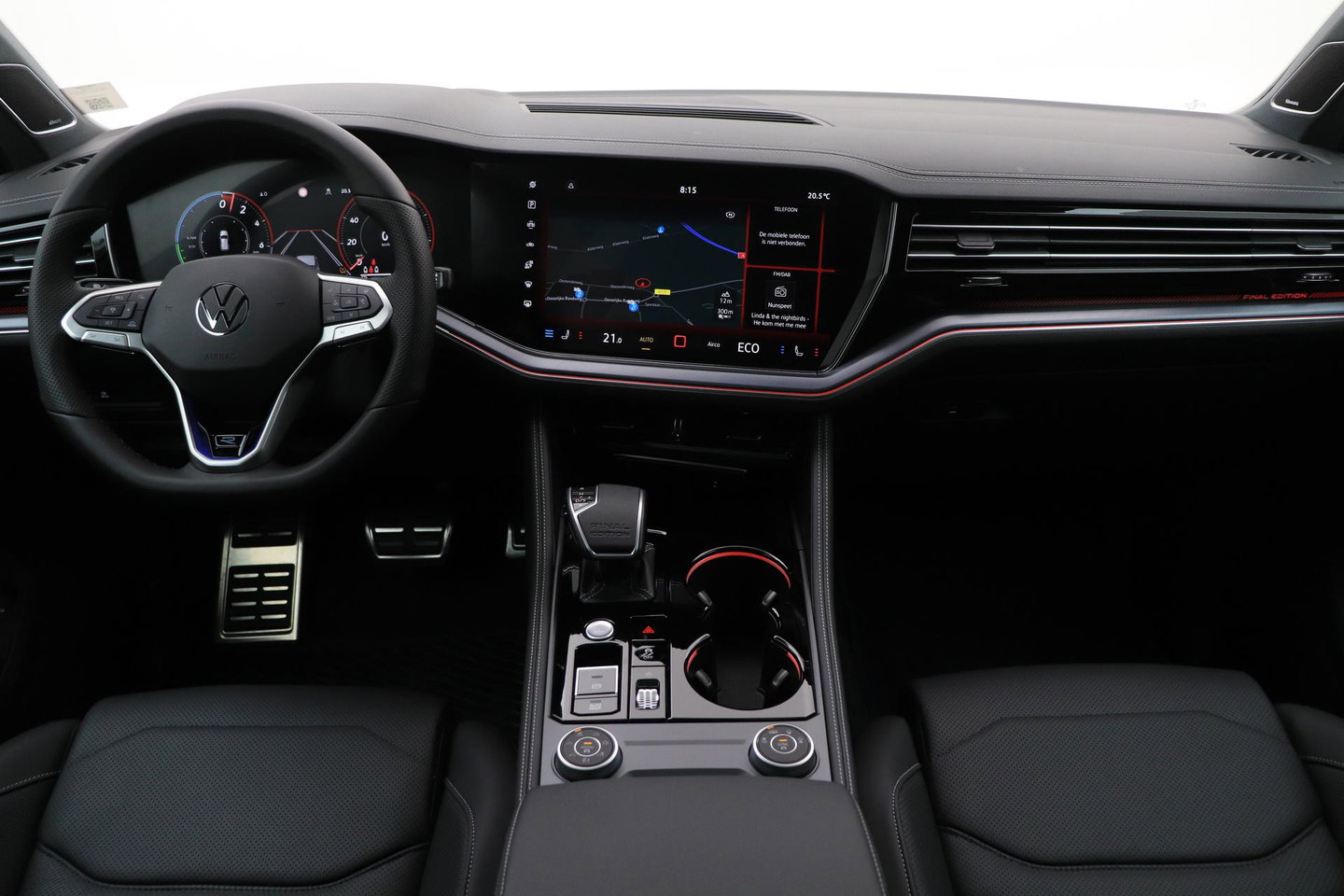 Volkswagen Touareg 3.0 TSi eHybrid 4MOTION R | FINAL EDITION | Luchtvering | Trekhaak | Panoramadak | Dynaudio | 360° Camera