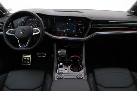 Volkswagen Touareg 3.0 TSi eHybrid 4MOTION R | FINAL EDITION | Luchtvering | Trekhaak | Panoramadak | Dynaudio | 360° Camera