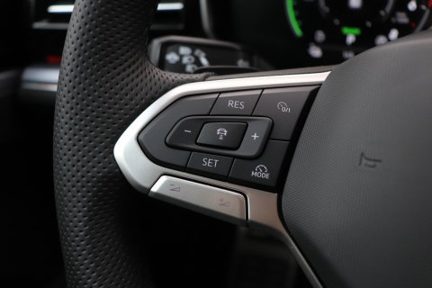 Volkswagen Touareg 3.0 TSi eHybrid 4MOTION R | FINAL EDITION | Luchtvering | Trekhaak | Panoramadak | Dynaudio | 360° Camera