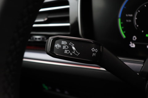 Volkswagen Touareg 3.0 TSi eHybrid 4MOTION R | FINAL EDITION | Luchtvering | Trekhaak | Panoramadak | Dynaudio | 360° Camera