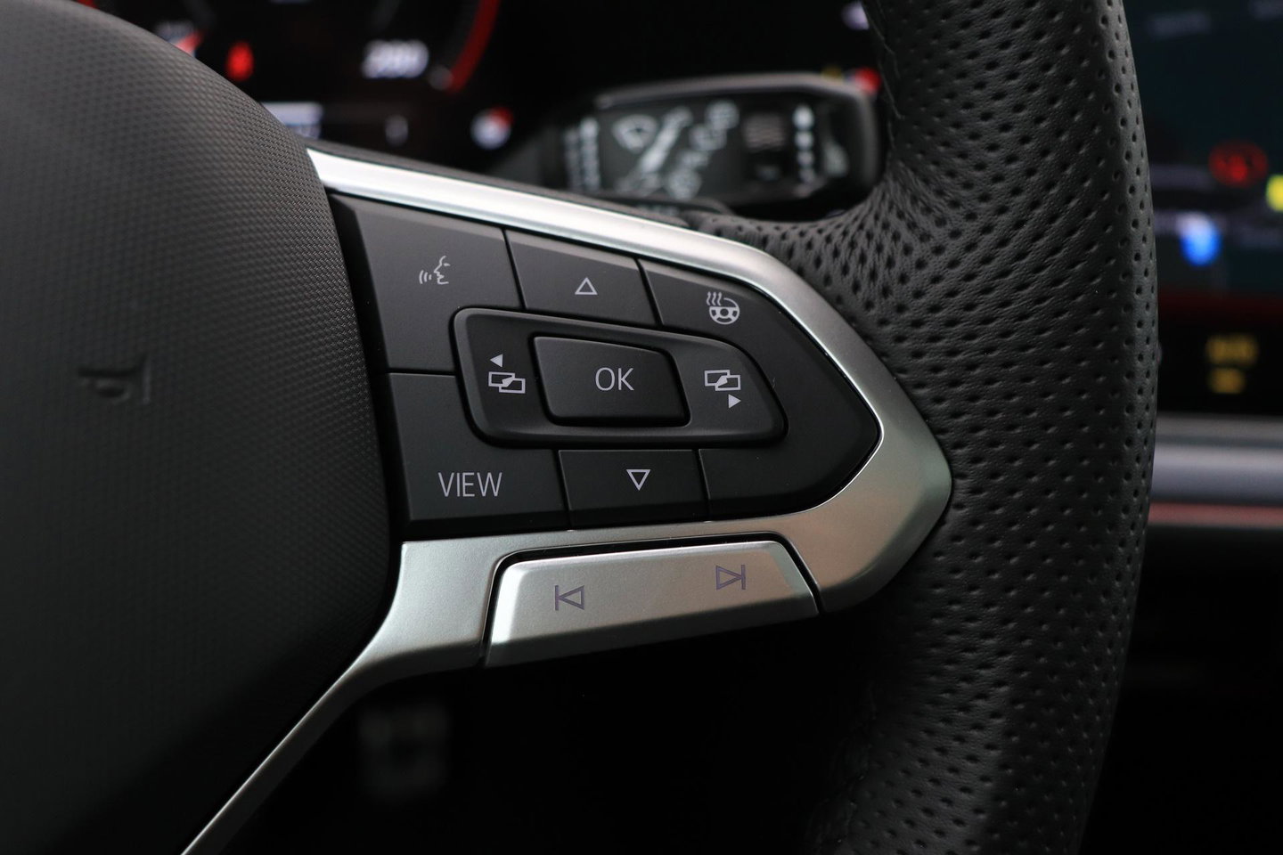 Volkswagen Touareg 3.0 TSi eHybrid 4MOTION R | FINAL EDITION | Luchtvering | Trekhaak | Panoramadak | Dynaudio | 360° Camera