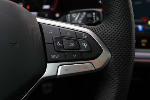 Volkswagen Touareg 3.0 TSi eHybrid 4MOTION R | FINAL EDITION | Luchtvering | Trekhaak | Panoramadak | Dynaudio | 360° Camera