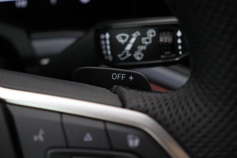 Volkswagen Touareg 3.0 TSi eHybrid 4MOTION R | FINAL EDITION | Luchtvering | Trekhaak | Panoramadak | Dynaudio | 360° Camera