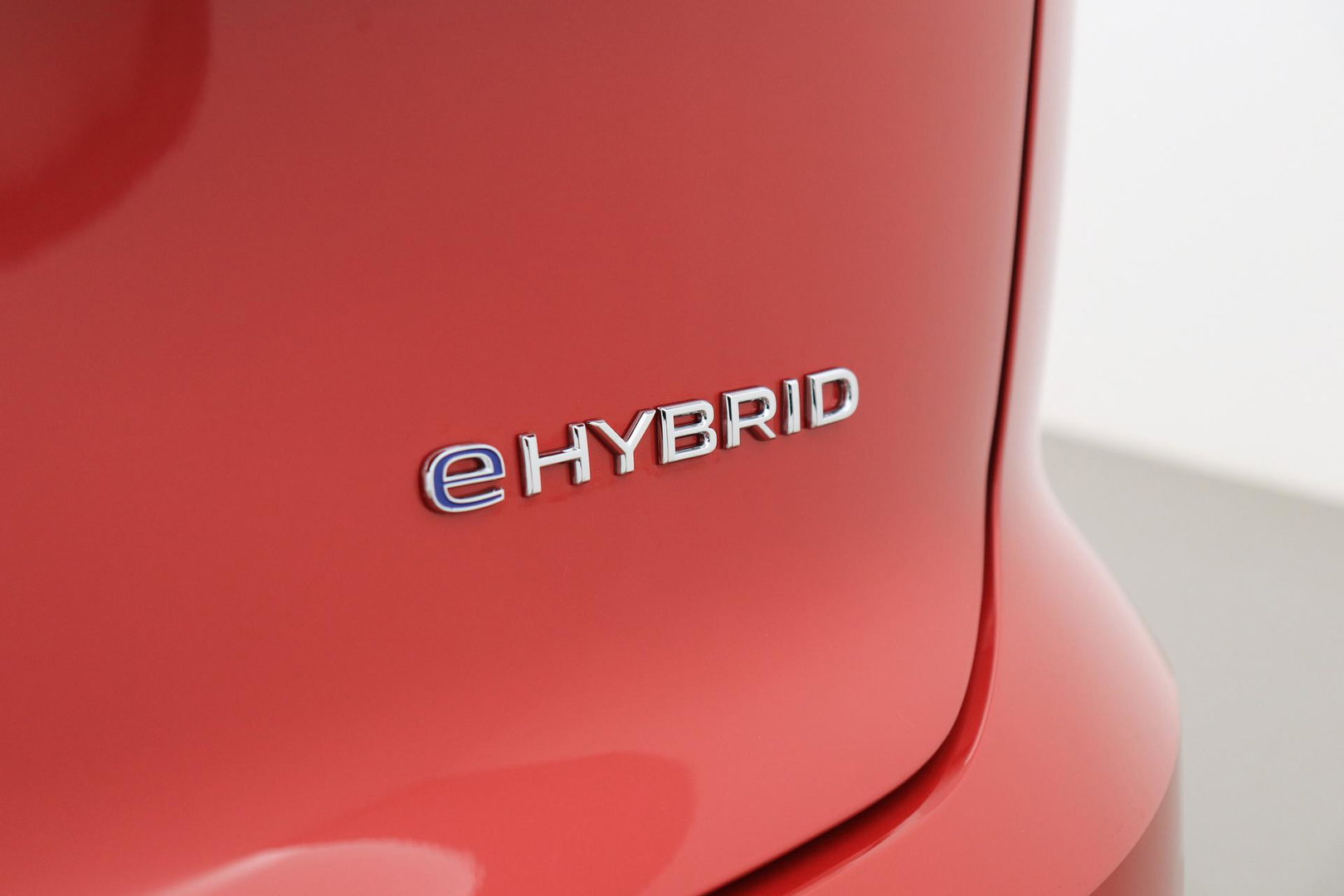 Volkswagen Touareg 3.0 TSi eHybrid 4MOTION R | FINAL EDITION | Luchtvering | Trekhaak | Panoramadak | Dynaudio | 360° Camera
