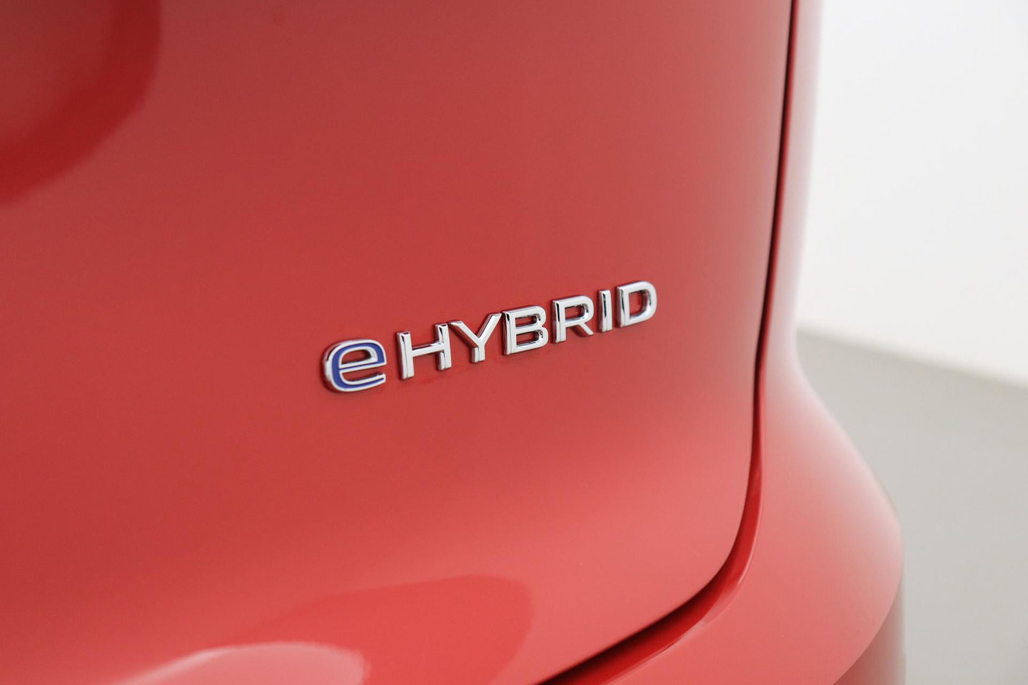 Volkswagen Touareg 3.0 TSi eHybrid 4MOTION R | FINAL EDITION | Luchtvering | Trekhaak | Panoramadak | Dynaudio | 360° Camera