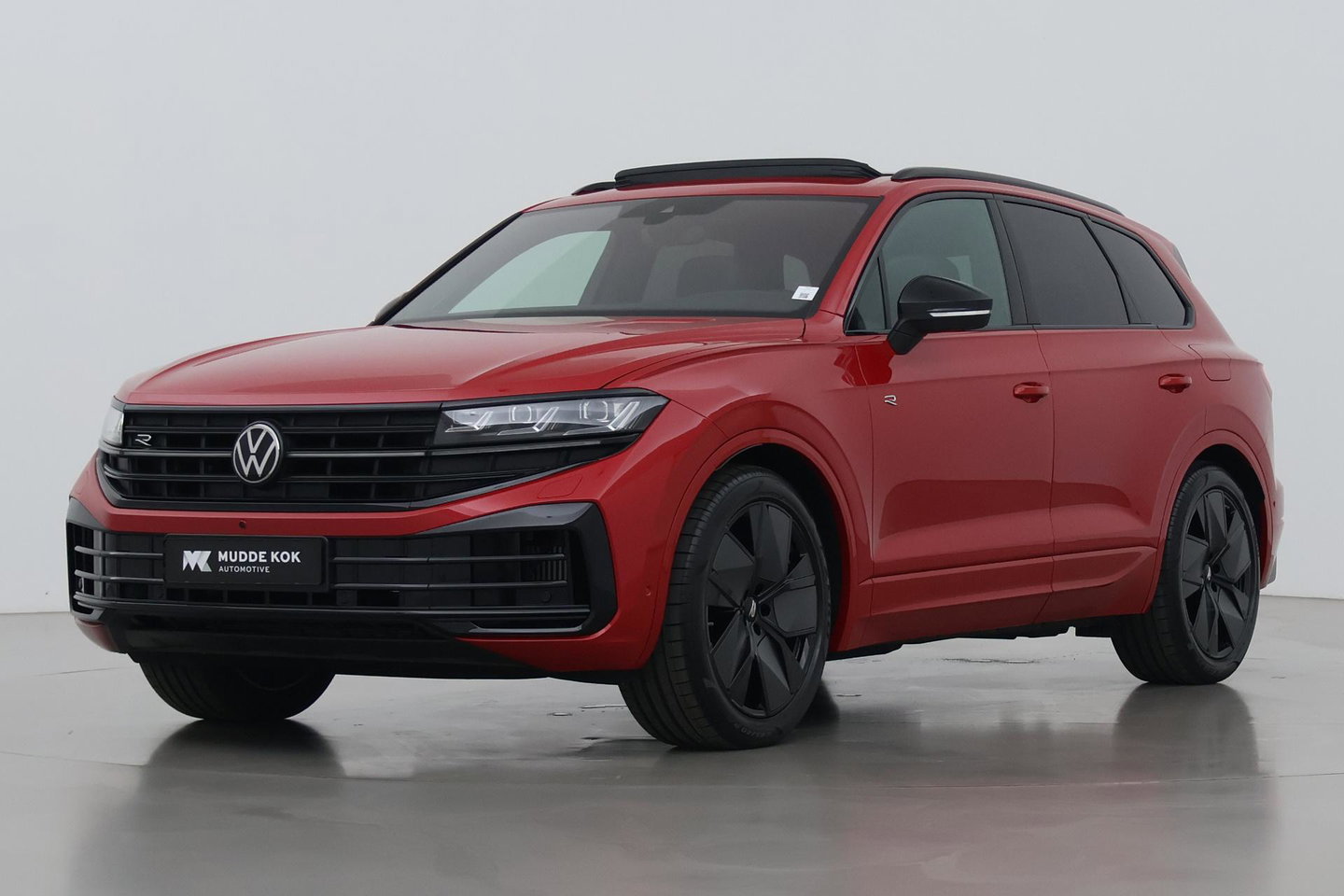 Volkswagen Touareg 3.0 TSi eHybrid 4MOTION R | FINAL EDITION | Luchtvering | Trekhaak | Panoramadak | Dynaudio | 360° Camera