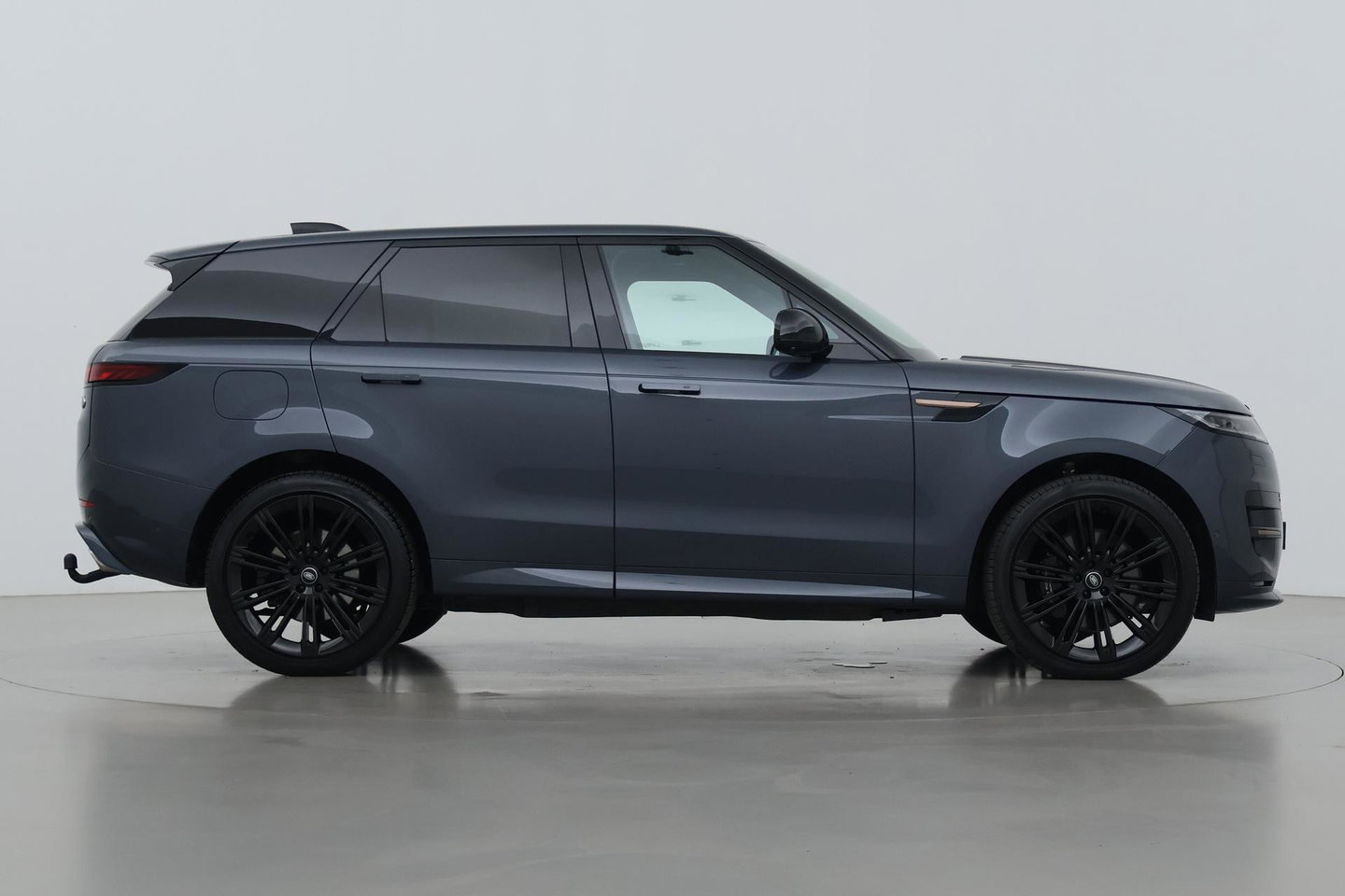 Land Rover Range Rover Sport 3.0 P440e SE | ACC | Panoramadak | Luchtvering | Trekhaak | 360° Camera | Stoel+Stuurverwarming | 22 Inch