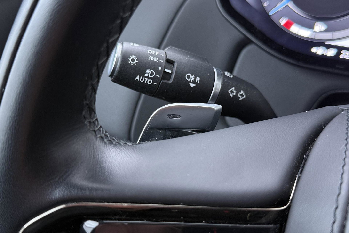 Land Rover Range Rover Sport 3.0 P440e SE | ACC | Panoramadak | Luchtvering | Trekhaak | 360° Camera | Stoel+Stuurverwarming | 22 Inch