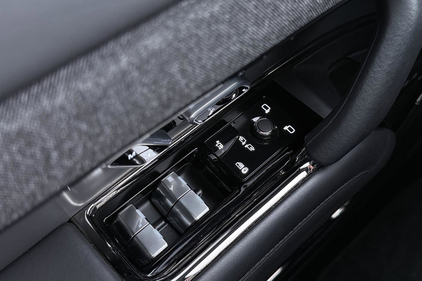 Land Rover Range Rover Sport 3.0 P440e SE | ACC | Panoramadak | Luchtvering | Trekhaak | 360° Camera | Stoel+Stuurverwarming | 22 Inch