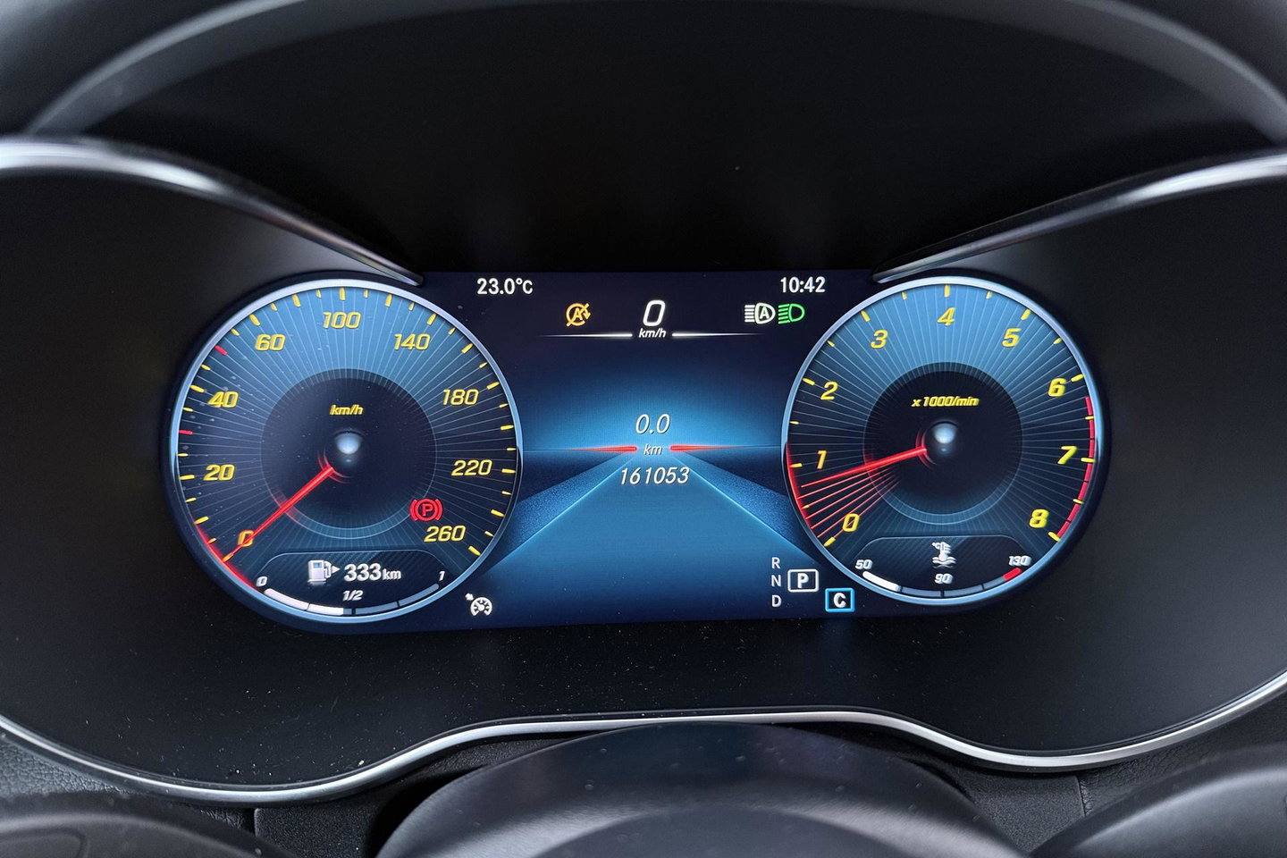 Mercedes-Benz C-Klasse Coupé 180 Premium Plus Pack | Luchtvering | Burmester | Panoramadak | 360° Camera | Memory | 19 Inch