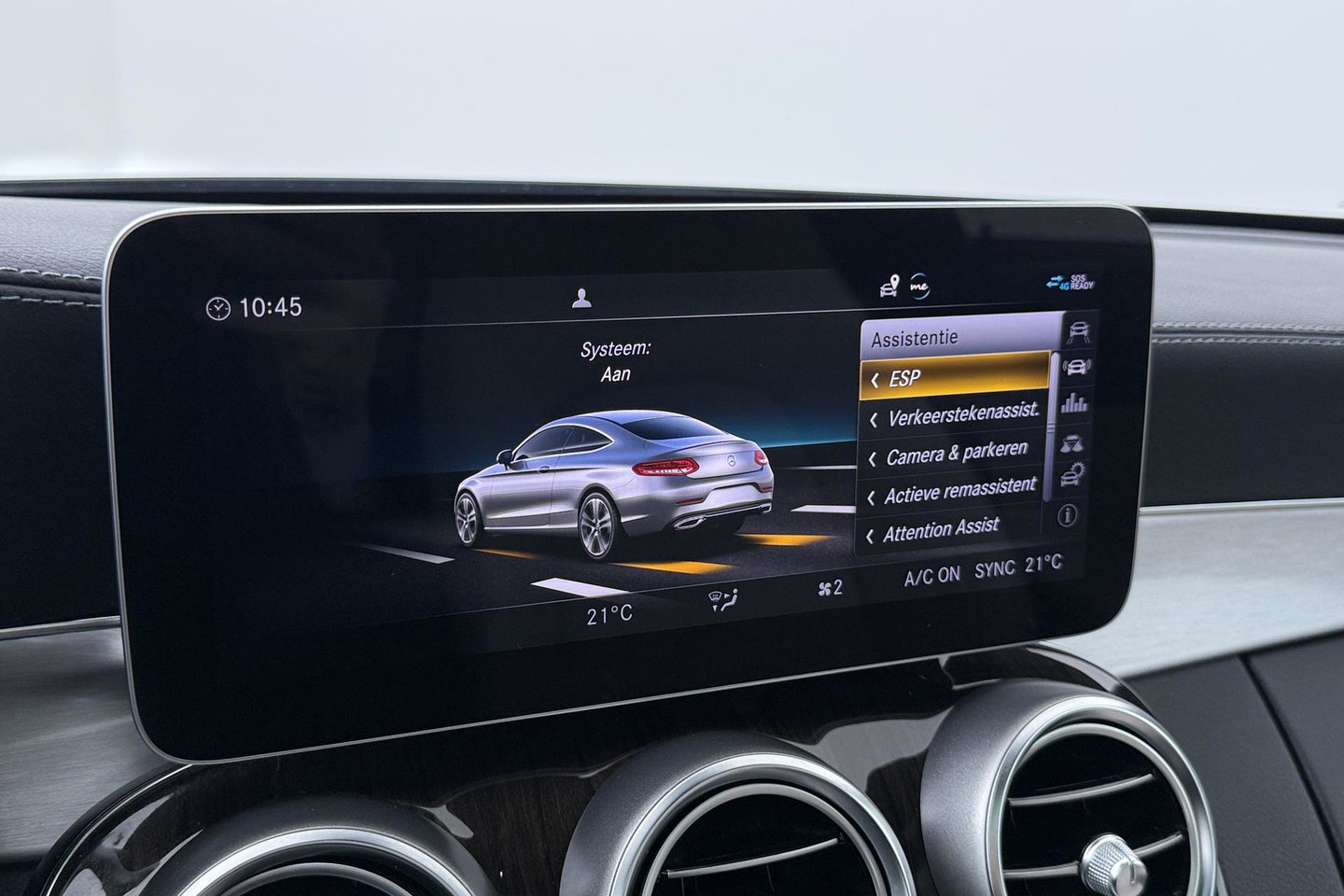 Mercedes-Benz C-Klasse Coupé 180 Premium Plus Pack | Luchtvering | Burmester | Panoramadak | 360° Camera | Memory | 19 Inch