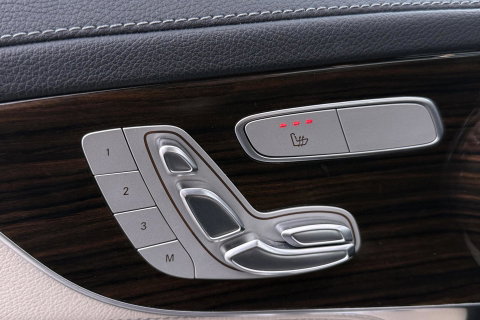 Mercedes-Benz C-Klasse Coupé 180 Premium Plus Pack | Luchtvering | Burmester | Panoramadak | 360° Camera | Memory | 19 Inch