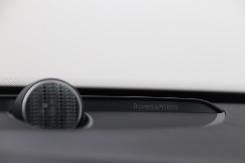 Volvo XC90 T8 Plug-in hybrid Ultra Dark | Bowers&Wilkins | Luchtvering | Massage | 22 Inch | Trekhaak | Head-Up