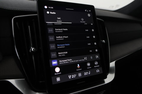 Volvo XC90 T8 Plug-in hybrid Ultra Dark | Bowers&Wilkins | Luchtvering | Massage | 22 Inch | Trekhaak | Head-Up