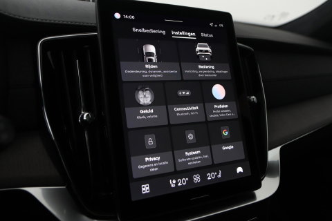 Volvo XC90 T8 Plug-in hybrid Ultra Dark | Bowers&Wilkins | Luchtvering | Massage | 22 Inch | Trekhaak | Head-Up