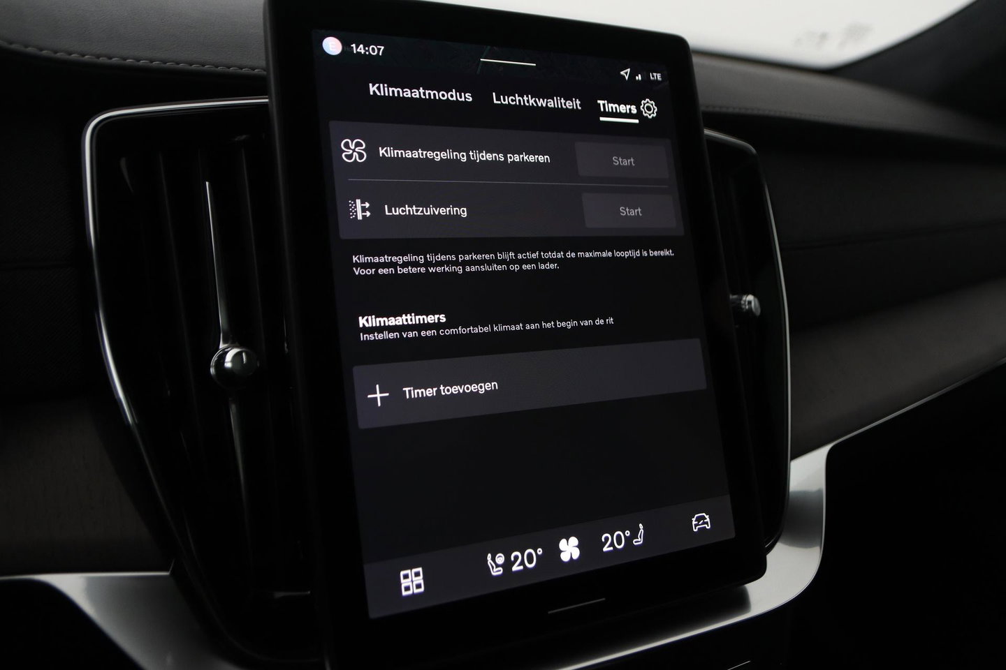 Volvo XC90 T8 Plug-in hybrid Ultra Dark | Bowers&Wilkins | Luchtvering | Massage | 22 Inch | Trekhaak | Head-Up