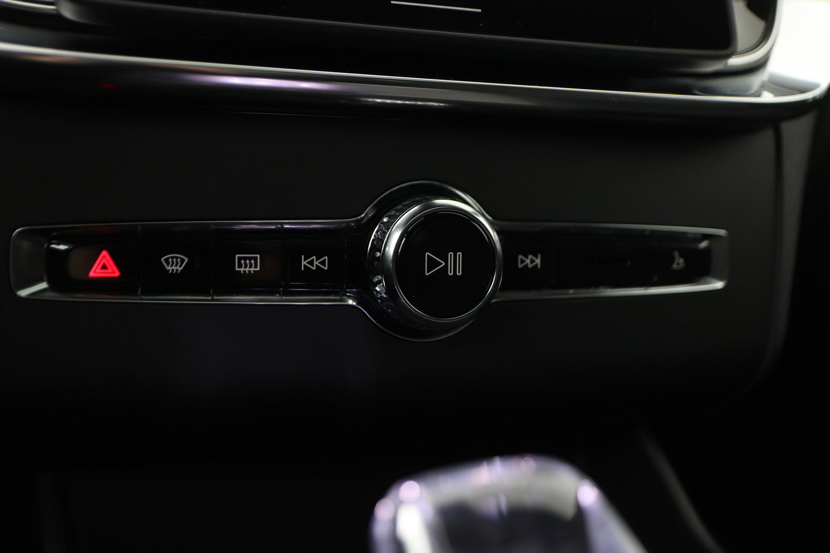 Volvo XC90 T8 Plug-in hybrid Ultra Dark | Bowers&Wilkins | Luchtvering | Massage | 22 Inch | Trekhaak | Head-Up