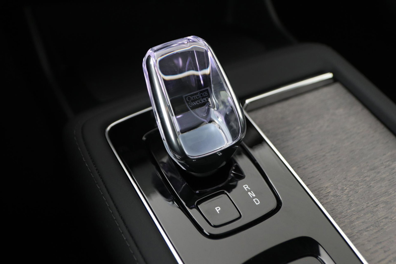 Volvo XC90 T8 Plug-in hybrid Ultra Dark | Bowers&Wilkins | Luchtvering | Massage | 22 Inch | Trekhaak | Head-Up
