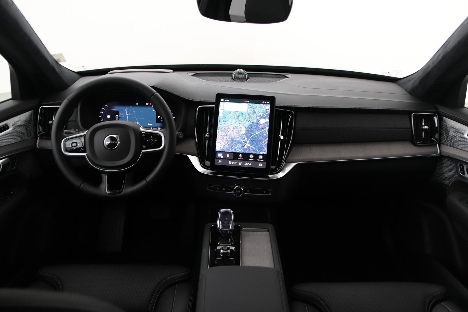 Volvo XC90 T8 Plug-in hybrid Ultra Dark | Bowers&Wilkins | Luchtvering | Massage | 22 Inch | Trekhaak | Head-Up