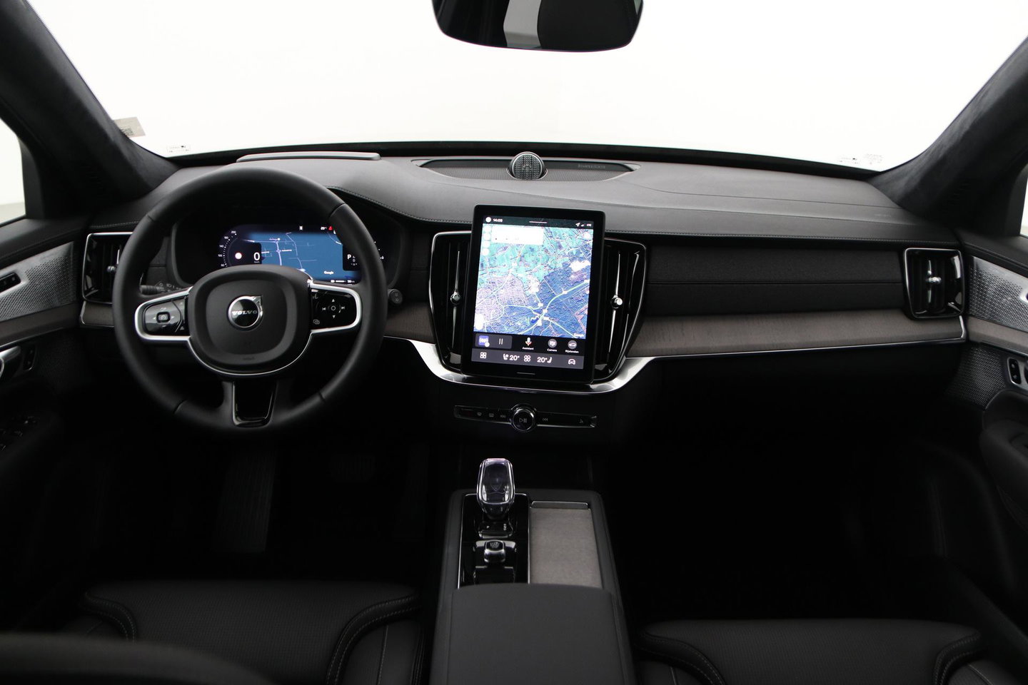 Volvo XC90 T8 Plug-in hybrid Ultra Dark | Bowers&Wilkins | Luchtvering | Massage | 22 Inch | Trekhaak | Head-Up