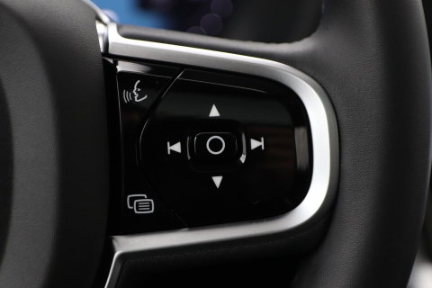 Volvo XC90 T8 Plug-in hybrid Ultra Dark | Bowers&Wilkins | Luchtvering | Massage | 22 Inch | Trekhaak | Head-Up