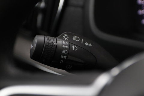 Volvo XC90 T8 Plug-in hybrid Ultra Dark | Bowers&Wilkins | Luchtvering | Massage | 22 Inch | Trekhaak | Head-Up