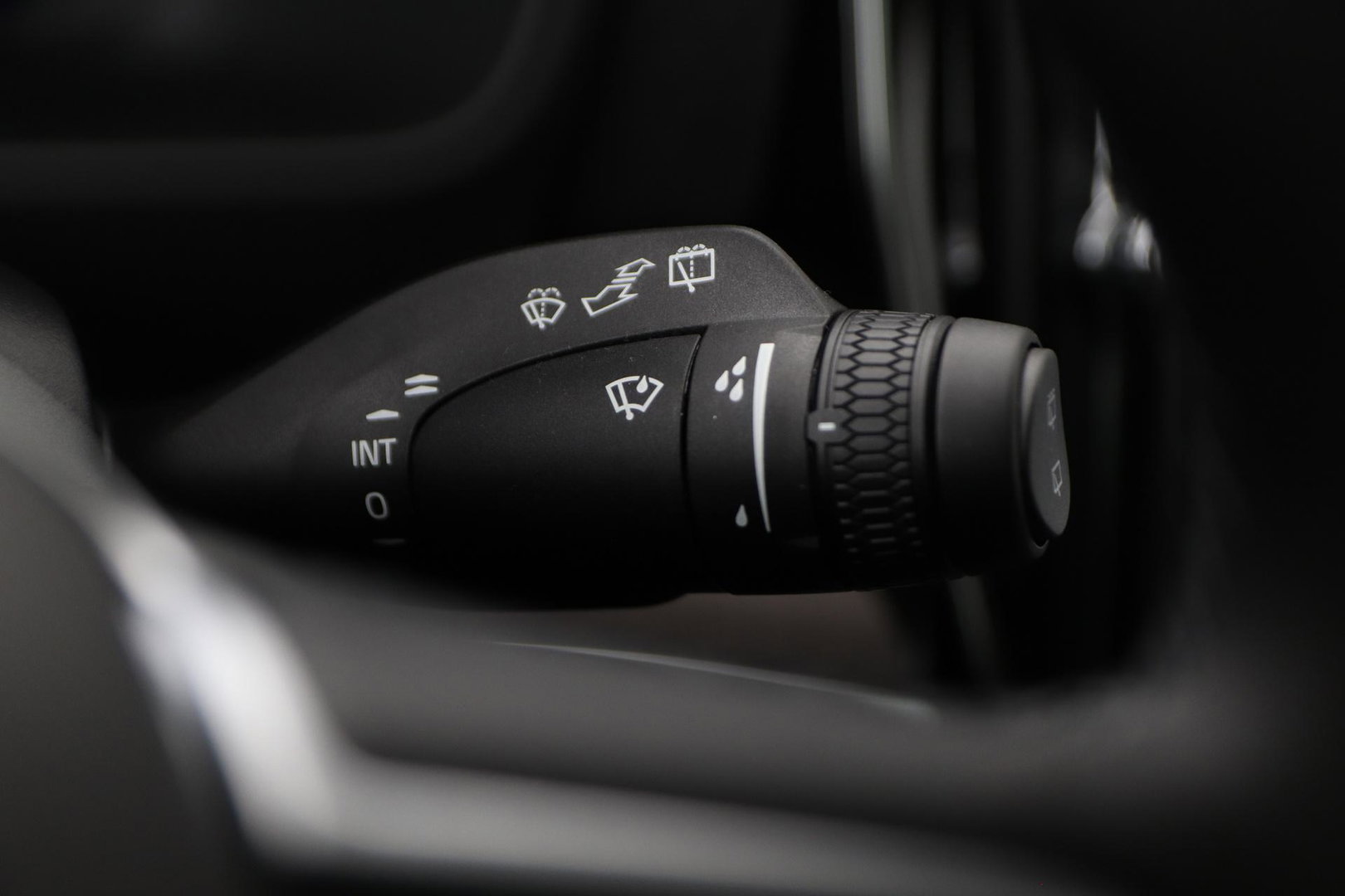 Volvo XC90 T8 Plug-in hybrid Ultra Dark | Bowers&Wilkins | Luchtvering | Massage | 22 Inch | Trekhaak | Head-Up