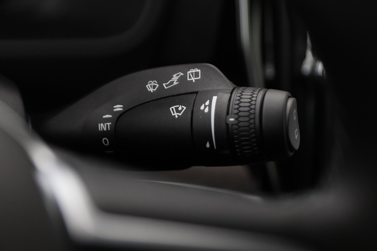 Volvo XC90 T8 Plug-in hybrid Ultra Dark | Bowers&Wilkins | Luchtvering | Massage | 22 Inch | Trekhaak | Head-Up