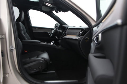 Volvo XC90 T8 Plug-in hybrid Ultra Dark | Bowers&Wilkins | Luchtvering | Massage | 22 Inch | Trekhaak | Head-Up