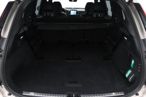 Volvo XC90 T8 Plug-in hybrid Ultra Dark | Bowers&Wilkins | Luchtvering | Massage | 22 Inch | Trekhaak | Head-Up