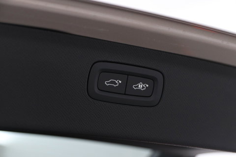Volvo XC90 T8 Plug-in hybrid Ultra Dark | Bowers&Wilkins | Luchtvering | Massage | 22 Inch | Trekhaak | Head-Up